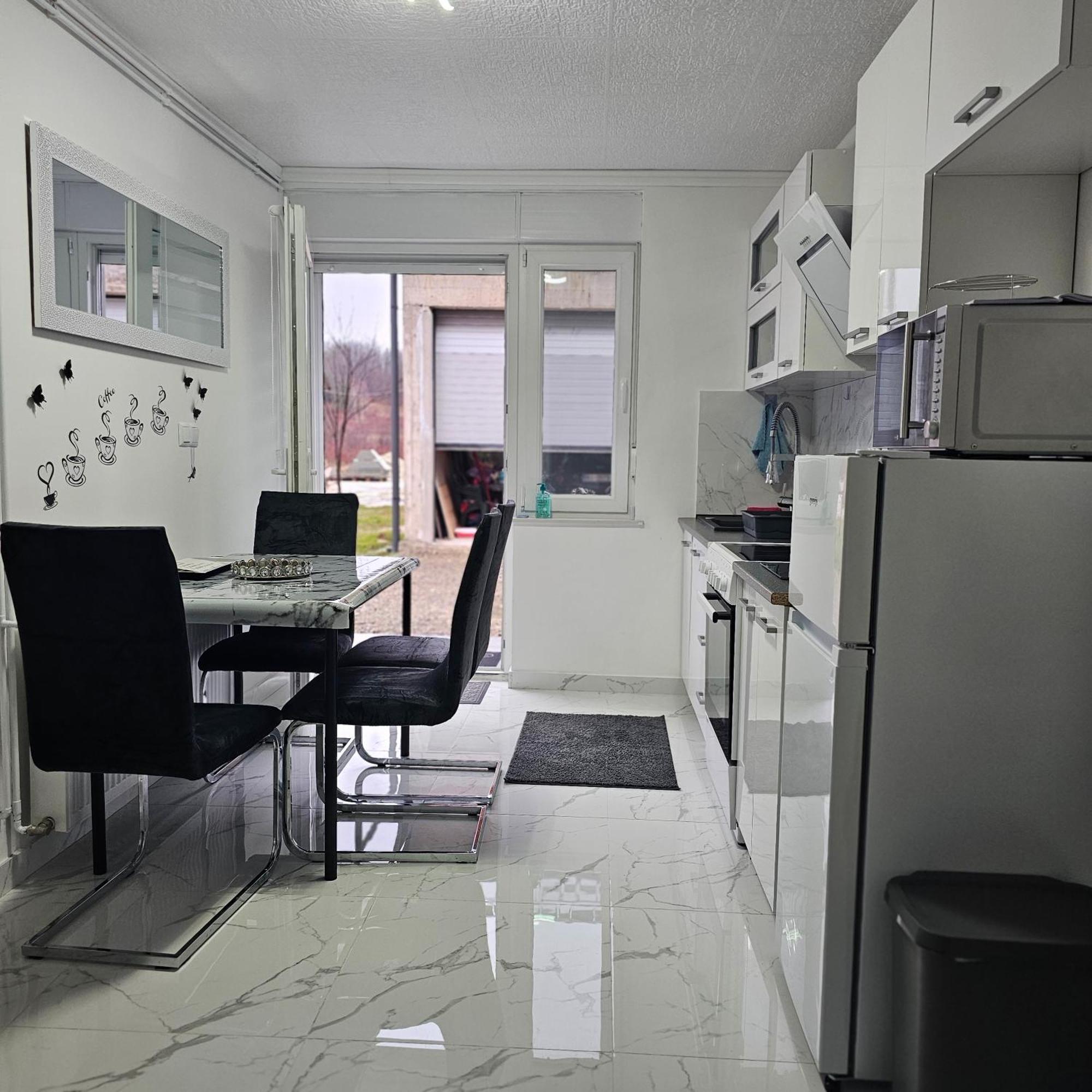 Ena1 & Ena2 -Big Free Parking Apartamento Karlovac Exterior foto