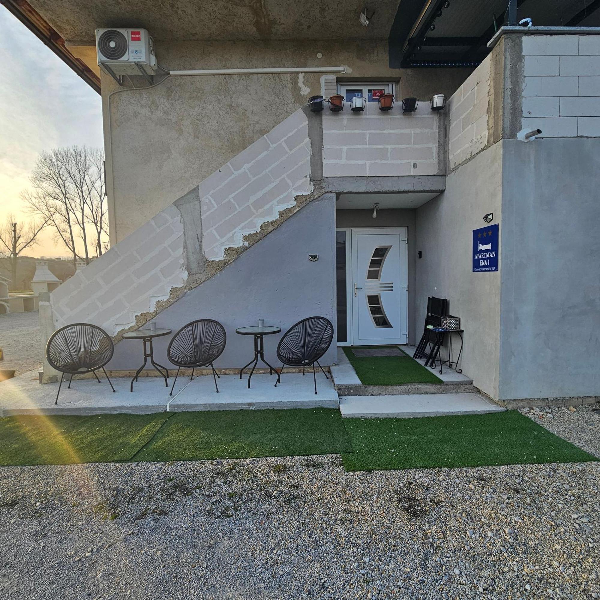 Ena1 & Ena2 -Big Free Parking Apartamento Karlovac Exterior foto